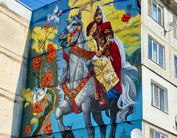 Граффити с рыцарем украсило стену одной из пятиэтажек в Веневе Тульской области