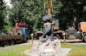 В Новомосковске Тульской области демонтировали памятник Пушкину 