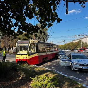 В Туле на перекрестке проспекта Ленина и улицы Станиславского с рельсов сошел трамвай 