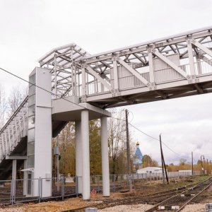 В Узловой Тульской области завершено строительство нового пешеходного путепровода 