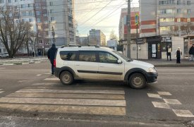 В Туле на улице Максима Горького автомобиль Lada сбил 35-летнюю женщину