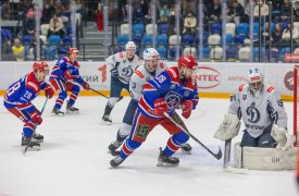 Тульский «АКМ» уступил лидеру чемпионата в овертайме