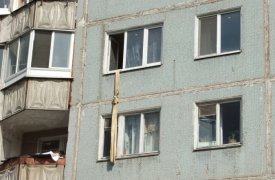 В Туле девушка спускалась по шторке из окна 4 этажа и сорвалась