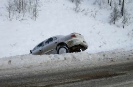 Из-за сильного гололеда перекрыта трасса Калуга-Тула