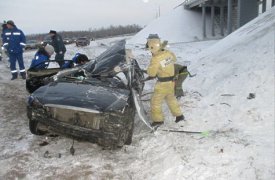 Пострадавших в ДТП под Тулой из покореженной машины доставали с помощью спекцтехники