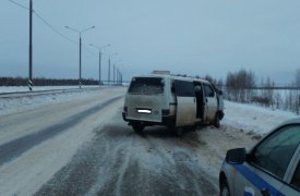 В Тульской области фургон «Volkswagen» столкнулся с фурой