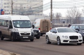 В Туле на Зареченском мосту «Бентли» въехал в маршрутку