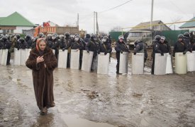 Цыгане из поселка Плеханово собираются разбирать свои дома самостоятельно