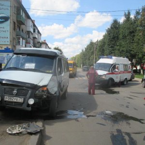 В Новомосковске «скорая» угодила в аварию