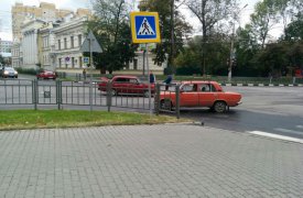 На злополучном перекрестке в Туле вновь разбились машины