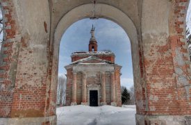 В Веневском районе разрушается старинный храм