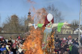 В Туле сожгли чучело масленицы