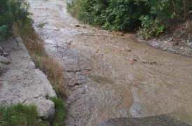 Туляки сообщают о потопе на ул. Приупской: вода затопила гаражи