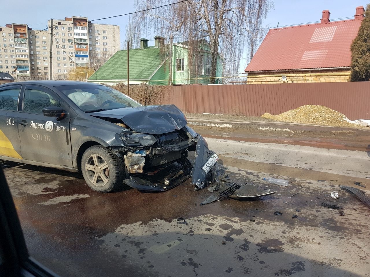 В Новомосковске столкнулись Renault и такси-Volkswagen: пострадала  пассажирка такси | 04.04.2022 | Происшествия | Центр71 - все новости Тулы