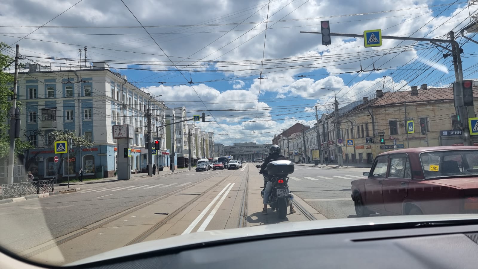 В Туле на улице Советской наконец-то появилась дорожная разметка «двойная  сплошная» | 30.05.2022 | Общество | Центр71 - все новости Тулы