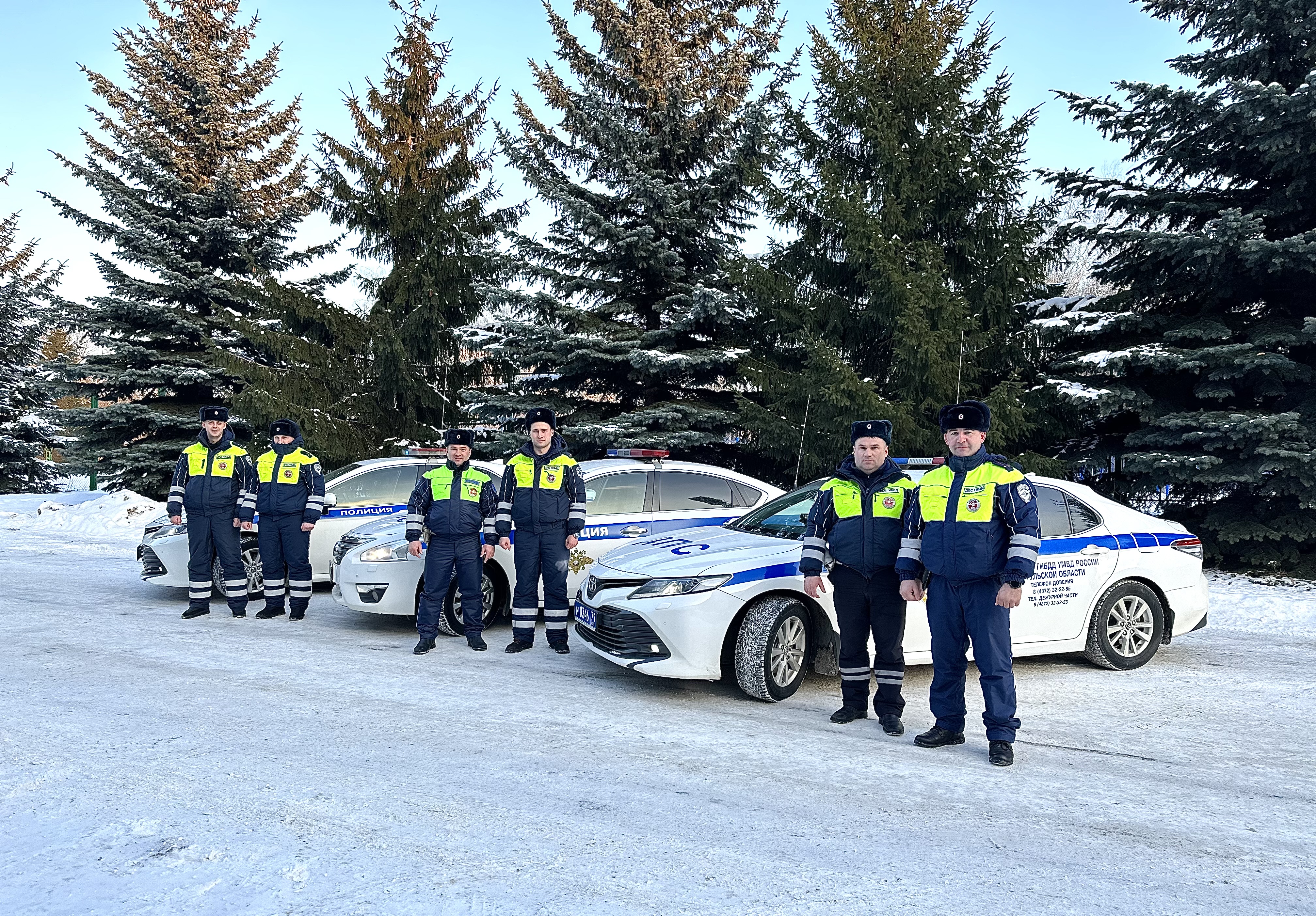 В Узловском районе сотрудники ДПС вытащили из снега автомобиль с  пассажирами | 01.03.2023 | Происшествия | Центр71 - все новости Тулы